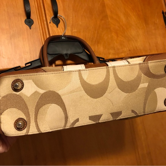 Coach Hampton Optic Signature Handbag - Picture 4 of 16